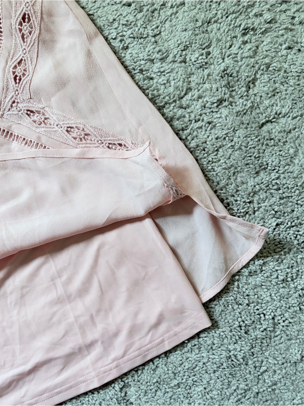 Light Pink V-Neck Sleeveless Top - Picture 2 of 3